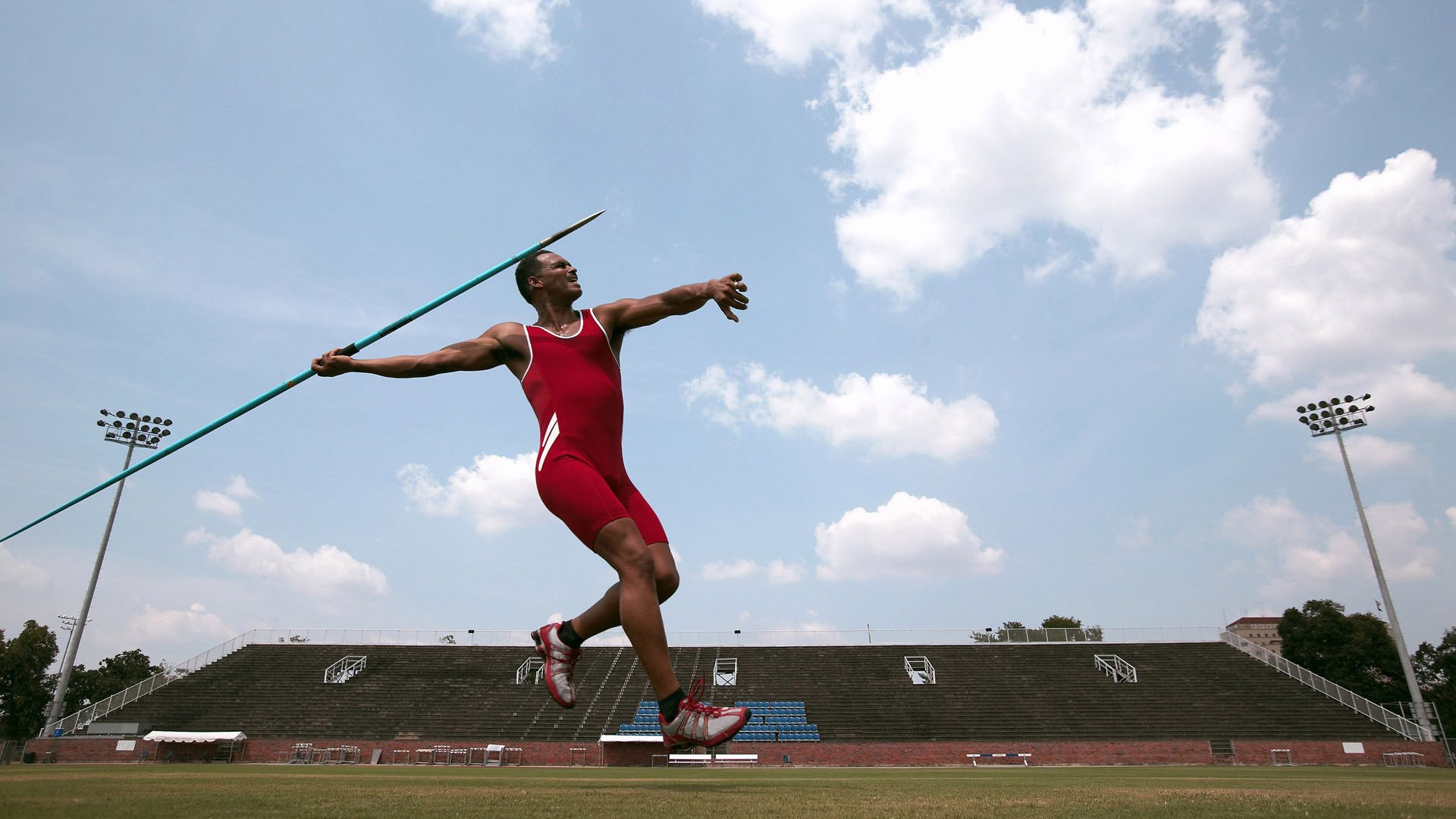 校园体育文化促进学生综合素质培养,良好的校园体育文化对促进学生的发展